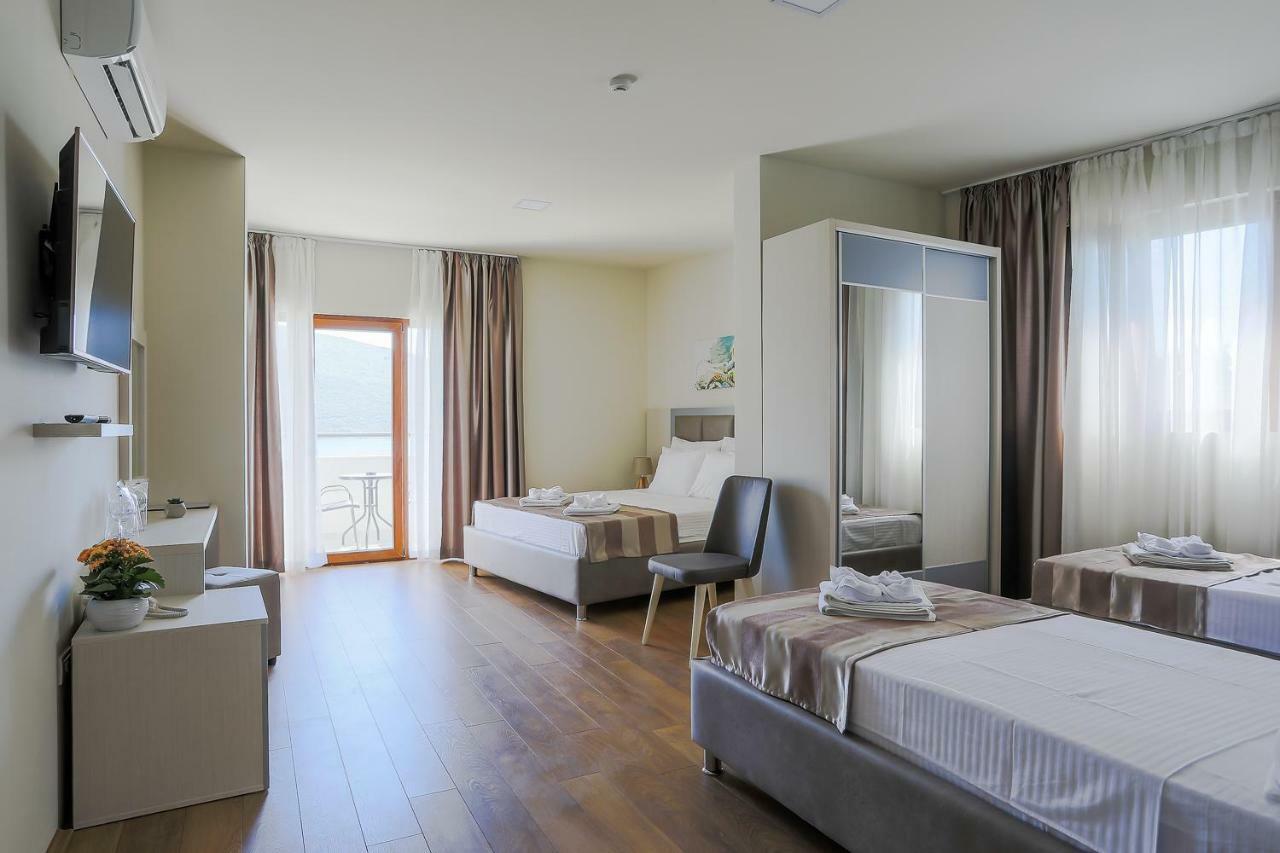Hotel Olimpija Plus Herceg Novi Zewnętrze zdjęcie